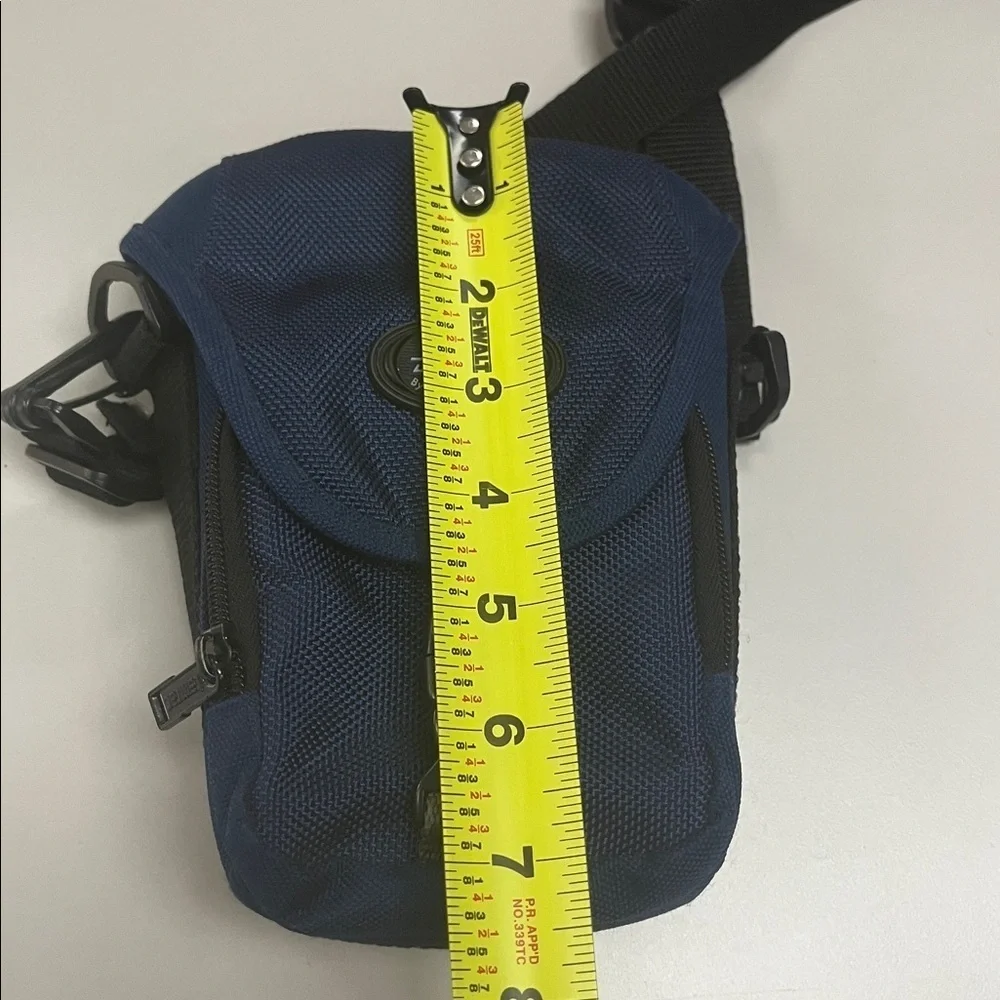 Tamrac Blue Tek Digital Camera Bag with adjustable strap / preowned
